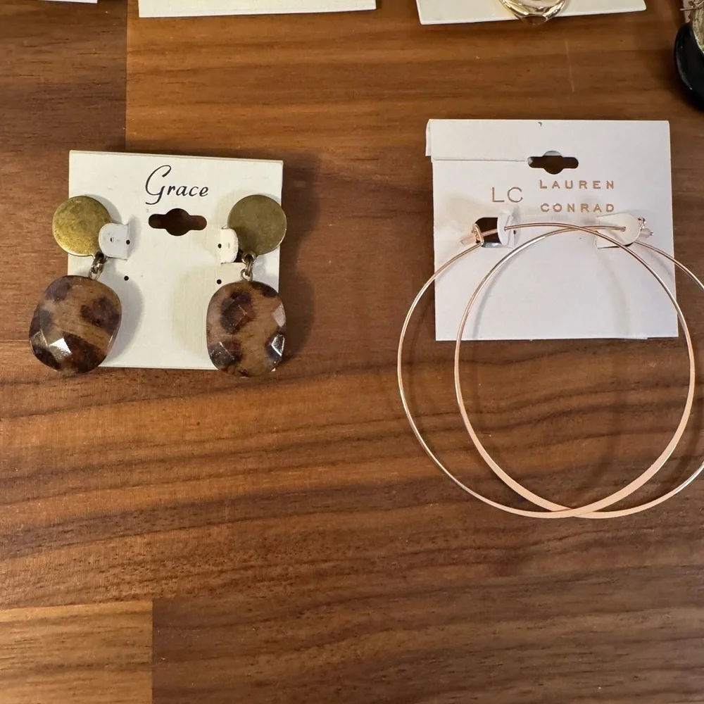 Bundle of Jewelry 16 pieces - retail $160+ - B3 - Picture 3 of 7
